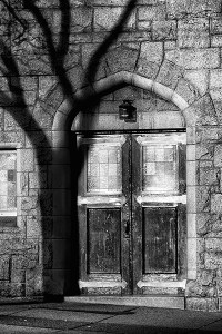 Building behnd the shadow